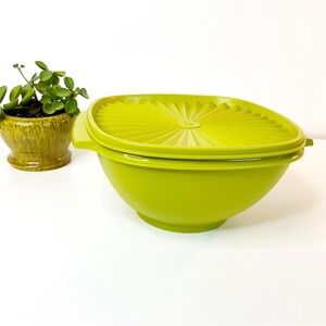 Avocado Green Large TUPPERWARE Storage Container Matching Lid – Vintage 70s